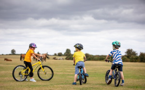Hadapi Perubahan Iklim, Tips Proteksi Eksplorasi Anak agar Tetap Aktif & Percaya Diri