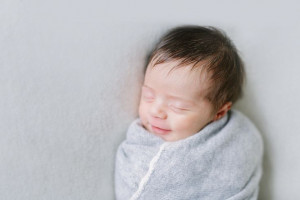 7 Bahan Alami Bantu Lebatkan Rambut Bayi dan Anak yang Bisa Dicoba