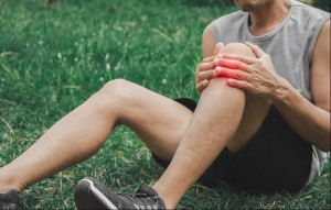 Nyeri Lutut? Atasi Tanpa Operasi Bersama Klinik Flex Free
