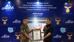 Aice Group Catat Rekor MURI untuk Pembagian Masker Medis Terbanyak saat Pandemi