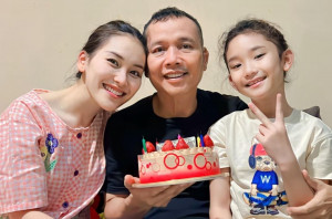 Sang Ayah Ulang Tahun, Ayu Ting Ting Beri Kejutan Spesial