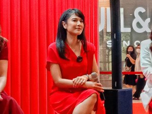 Tetap Terlihat Awet Muda, Begini Tips Perawatan Wajah Ala Dian Sastro