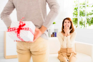 Rekomendasi Hadiah untuk Semangati Pasanganmu Capai Impiannya