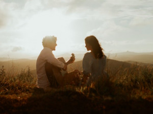 Cara Tunjukkan Cintamu Berdasarkan 5 Love Language Ini