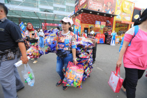 Jajanan Serba Rp10 Ribu di Jakarta Fair 2023
