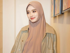 Unggah Foto di Toilet, Inara Rusli Auto Dirujak Netizen: Tambah Nggak Karuan