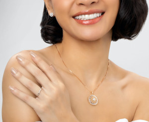 Rayakan Anniversary, The Palace Jeweler Hadirkan Kilau Perayaan dengan Hadiah Perhiasan Berlian