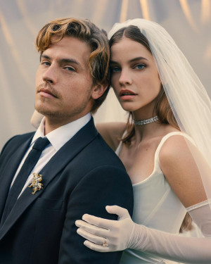 Resmi Menikah, Intip Potret Pernikahan Barbara Palvin dan Dylan Sprouse yang Intimate