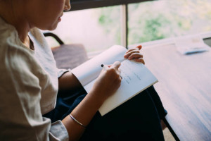 5 Manfaat Rutin Journaling, Cara Mudah Untuk Jaga Kesehatan Mental