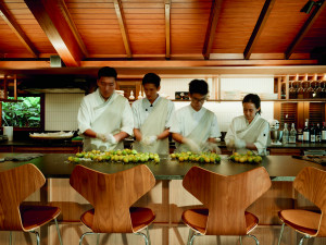 Kolaborasi Chef Jung Chan & Fritz Hansen Jakarta, Hadirkan Private Dining di Dago