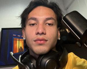 Pamer Foto dengan Latar Biru, Jefri Nichol Bikin Penggemar Patah Hati