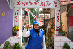 Cerita Nurul, Sosok Inspiratif Mitra Kurir Perempuan Lazada dari Bogor
