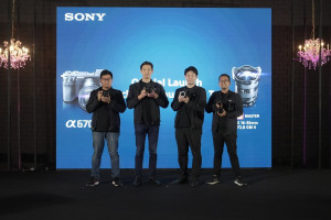 Sony Hadirkan Kamera Mirrorless Terbaru, Lengkap dengan Microphone dan Lensa!