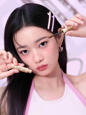 Your Brows, Your Rules! Ekspresikan Dirimu dengan Alis Tegas & Natural