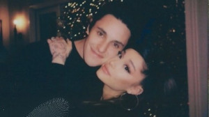 Sepakat Bercerai, Ariana Grande Layangkan Gugatan Cerai Terhadap Dalton Gomez
