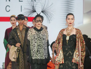 Sambut Hari Batik Nasional, KAART JAGAT IPMI Batik Fashion Show Digelar