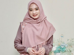 Perjuangkan Hak Asuh Anak, Inara Rusli Hadirkan Psikolog ke Persidangan
