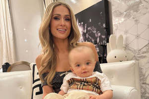 Paris Hilton Geram Tanggapi Netizen yang Hujat Sang Anak