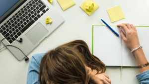 Tips Untuk Hindari Burnout Syndrome Saat Jenuh dengan Pekerjaan