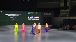 Padukan Songket Melayu, Riki Damanik Bawa Koleksi “Crossing” di IN2MF 2023