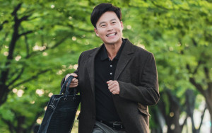 Hengkang dari Hook Entertainment, Lee Seo Jin Resmi Bergabung dengan Agensi Baru