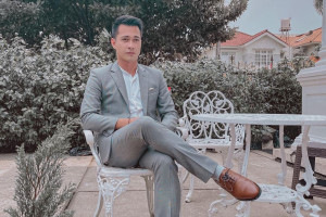 Berseteru dengan Orang Tua, Eza Gionino Lamar Sang Istri Tanpa Keluarga