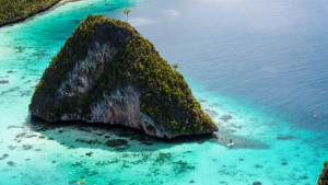 Mengunjungi Surga Di Ujung Timur Indonesia yang Menakjubkan