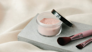 5 Loose Powder Unggulan dari Produk Dalam Negeri