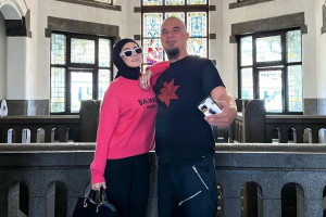 Jatuh Sakit, Mulan Jameela Ungkap Kondisi Terkini Ahmad Dhani
