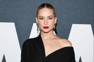 Dirumorkan Operasi Plastik, Ini Kata Jennifer Lawrence