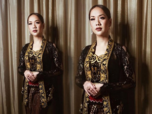Diisukan Akan Menikah, Desainer Anne Avantie Unggah Potret BCL Pakai Kebaya