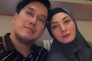 Ngaku Dipaksa Suami Untuk Berhijab, Della Puspita: Alhamdulillah