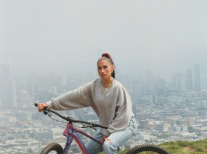 Terinspirasi Tren Mountain Biking, Levi's® dan New Balance Kembali Hadirkan Footwear Collection