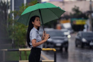 Bukan Penghalang, 6 Tips Kerja Tetap Produktif Saat Musim Hujan