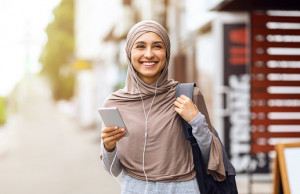 5 Rekomendasi Jilbab Sport Menutup Dada yang Cocok untuk Tampilan Syar'i