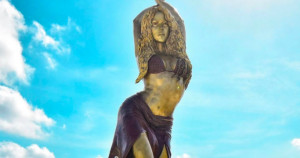 Patung Shakira ‘Hips Don’t Lie’ Diresmikan di Kampung Halaman Sang Diva