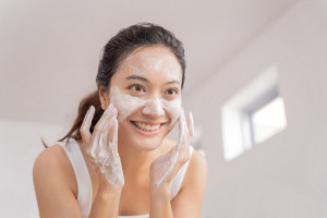 5 Cara Terbaik untuk Eksfoliasi Kulit dengan Bahan Alami di Rumah, Yuk Cobain!