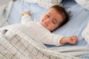 Mengapa Bayi Tersenyum Saat Tidur? Begini Penjelasan Medisnya