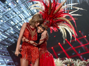 Nicki Minaj Beri Kode Akan Duet Bareng Taylor Swift Di Tahun 2024
