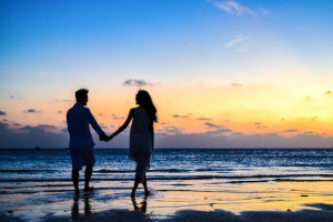 Jatuh Cinta dengan Sahabat? Ketahui Dulu 5 Hal Ini!
