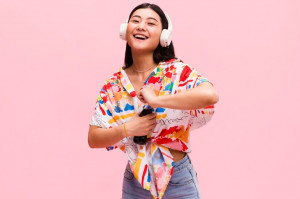 Warna Baju Ini Bikin Jadi Awet Muda, Yuk Cobain!