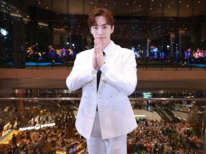 Comeback Setelah 5 Tahun, Konser Solo Lee Junho Berhasil Digelar