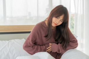 Wanita Lebih Rentan Terinfeksi, Ini 5 Tips Cegah ISK Saat Musim Hujan