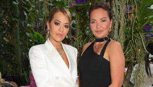 Ungkap Rasa Cinta, Rita Ora Rilis lagu Terbaru Untuk Sang Ibu