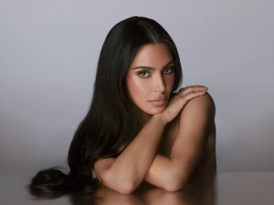 Punya Tanning Bed, Kim Kardashian Akui Idap Psoriasis