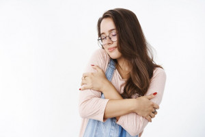 Bisa Terima Diri Sendiri, Ini 5 Manfaat Self-Love