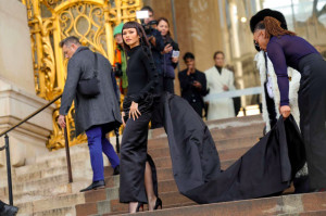 Bikin Pangling, Intip Penampilan Terbaru Zendaya di Paris Fashion Week 2024