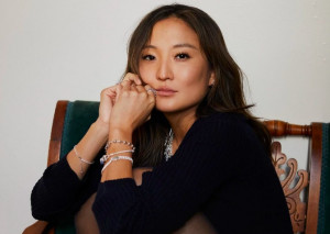 Ashley Park Pemeran "Emily in Paris" Jalani Rawat Inap Karena Septic Shock