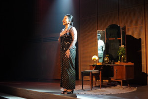 Mengenang Sosok Diva Indonesia Di Era 1930-an, Melalui Pertunjukan “Kenang-Kenangan Roekiah”