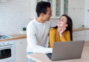 5 Cara Lakukan Percakapan Intim dengan Pasangan